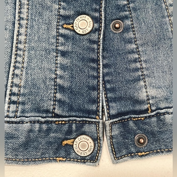 Girls GAP Jean jacket (like new) - Picture 6 of 10
